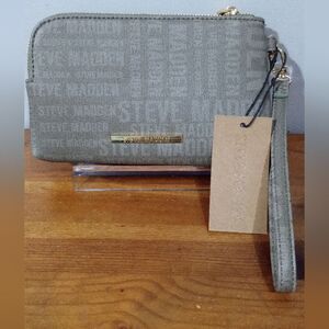 Steve Madden olive green double zipper wristlet NWT